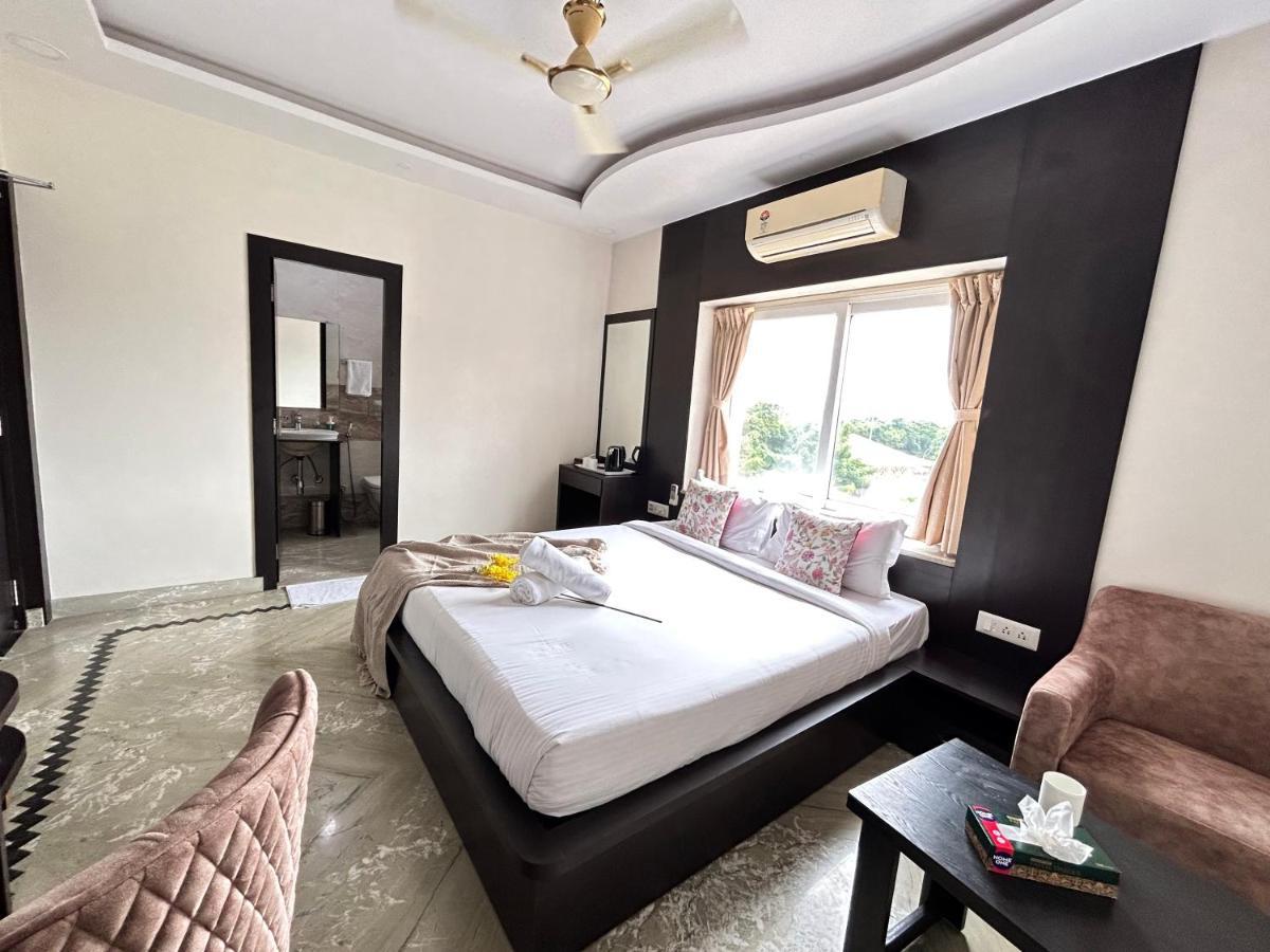 Bluo Lake View Newtown - Boutique Hotel Колката Екстериор снимка