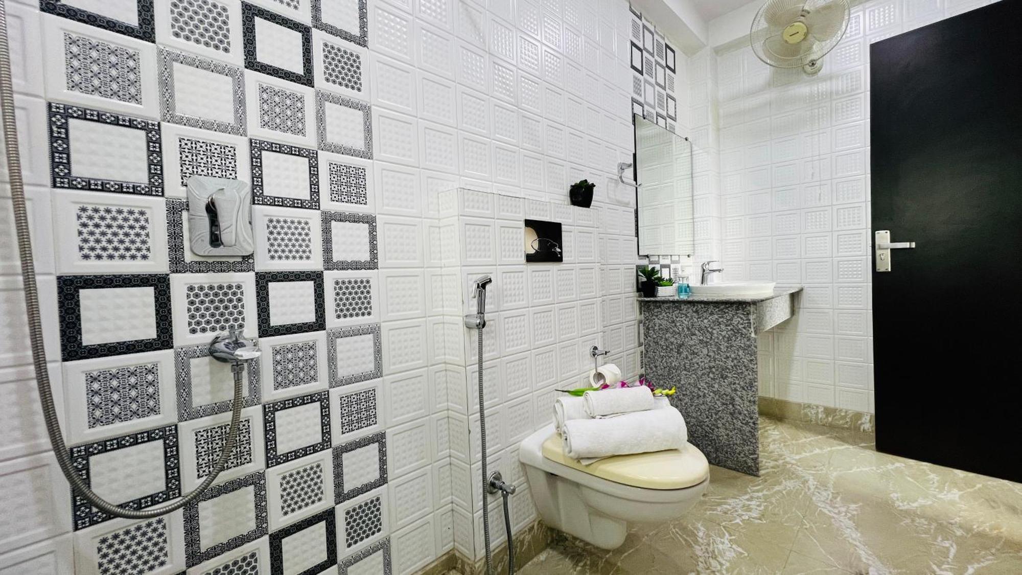 Bluo Lake View Newtown - Boutique Hotel Колката Екстериор снимка